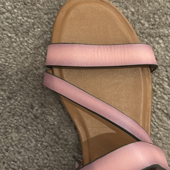 Naturalizer sandals with dark pink straps, size 8.5 - Picture 4 of 4